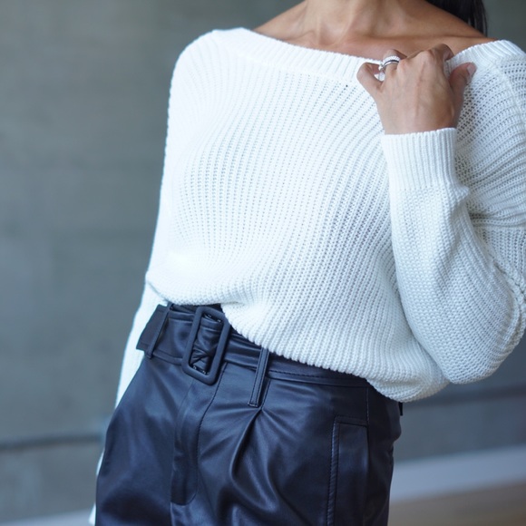 Deep V Open Back Chunky Knit Blogger Sweater NWOT - Picture 3 of 8